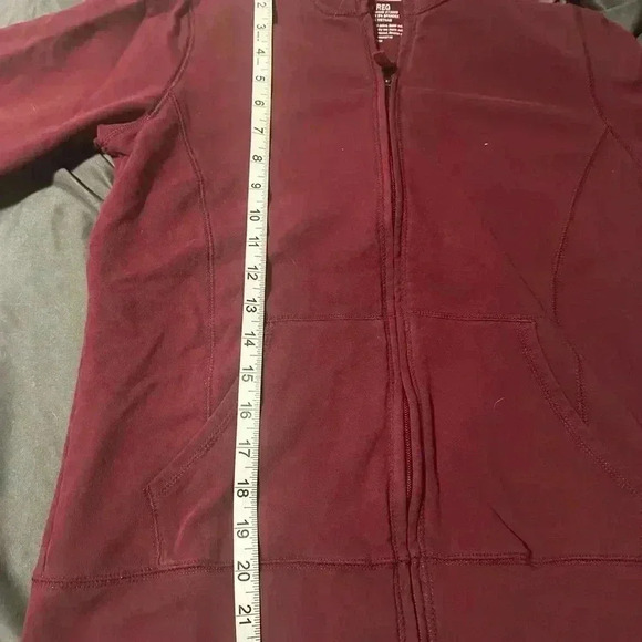 LL Bean Women's Deep Wine Soft Cotton Quilted Full-Zip Sweatshirt Size: XS. - Picture 8 of 9